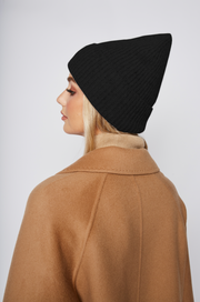 Soft beanie hat in BLACK